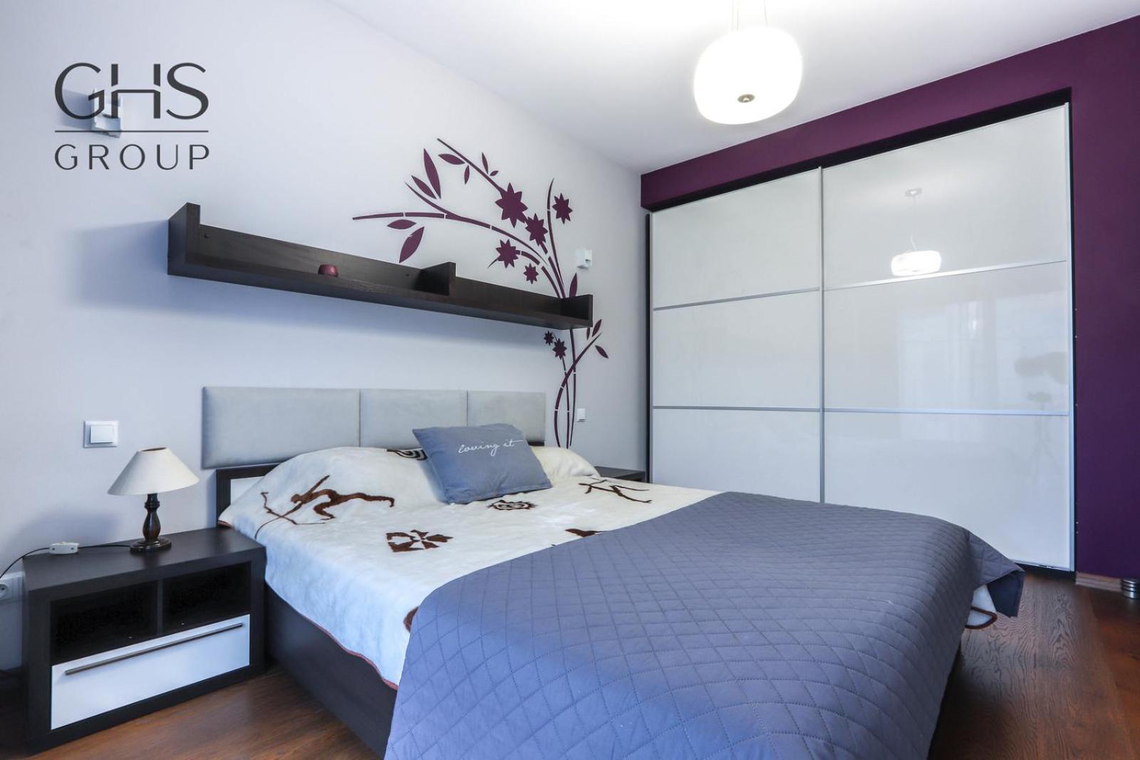 Beautiful In The Center, Angel Apartment